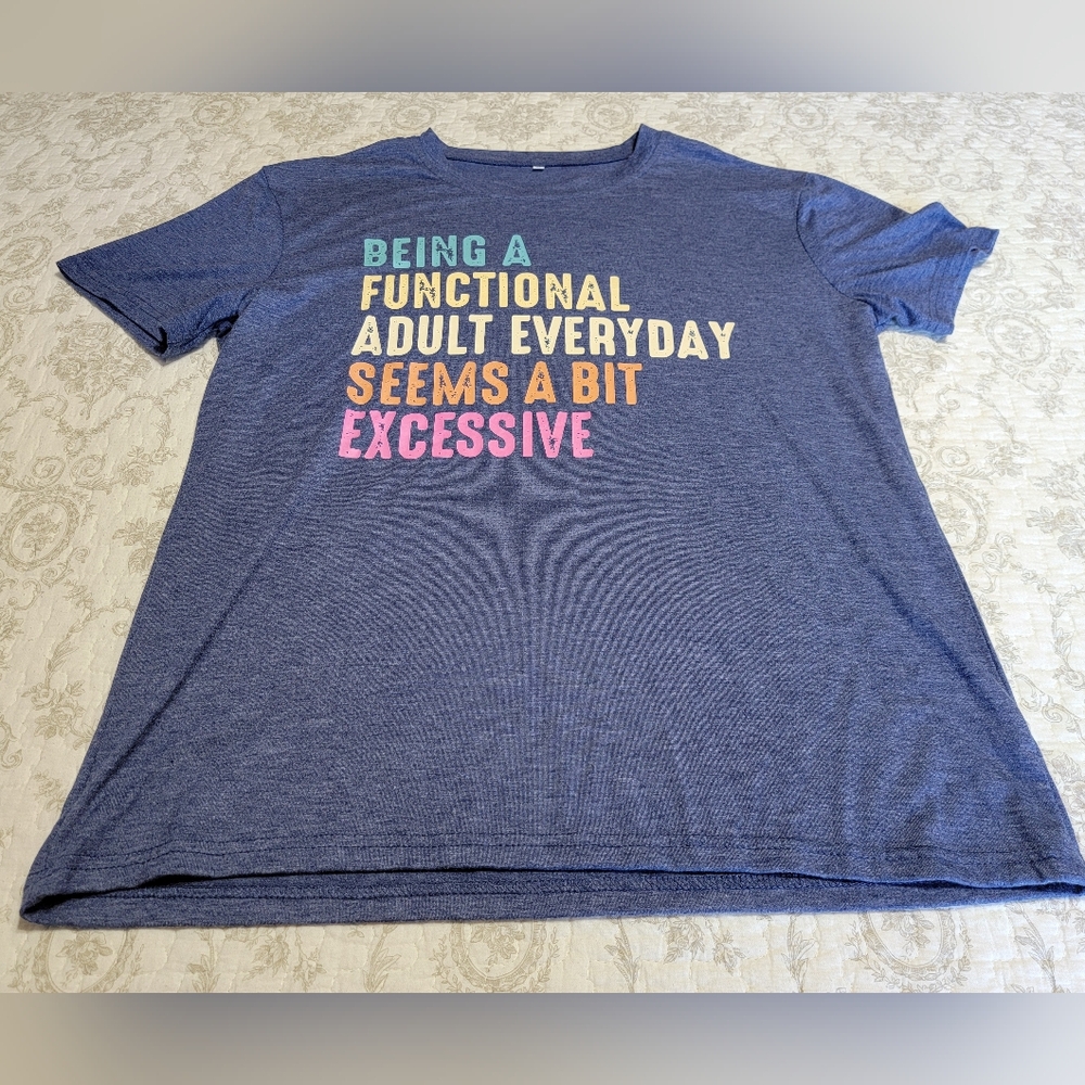 Women's Short Sleeve Graphic Tee Size Largr